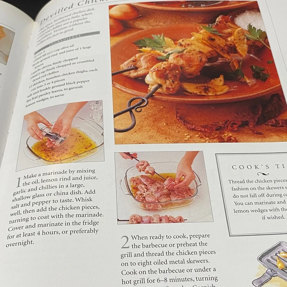 The Chicken Gourmet vintage 1999 Cookbook by Linda Fraser